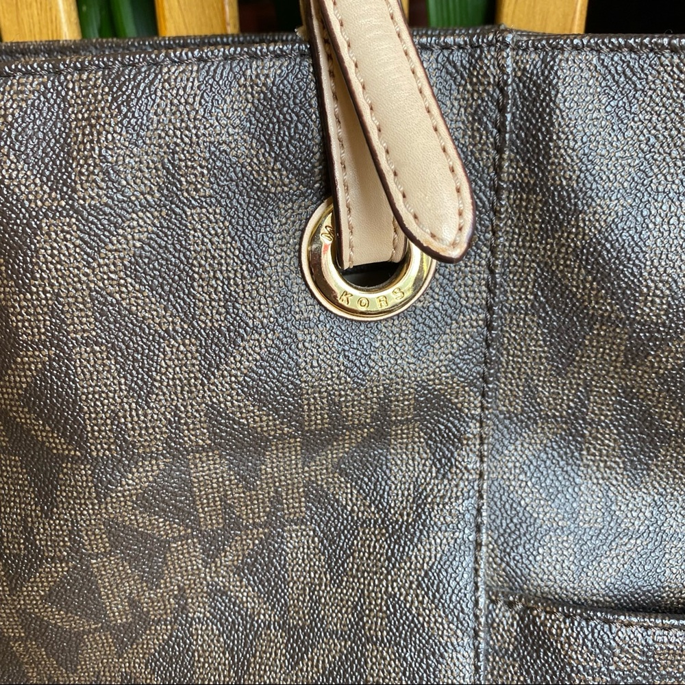 Michael Kors Brown Signature Jet Set Tote Bag - Picture 3 of 11